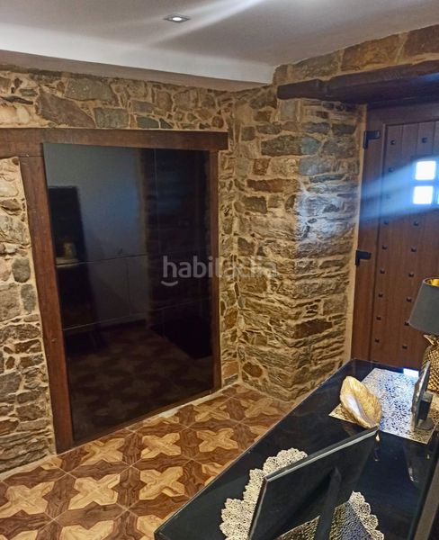 Foto 1798b1a3-8b84-4e77-ac98-34d140ef13b2. Masia a calle carretera 19 a Arganza