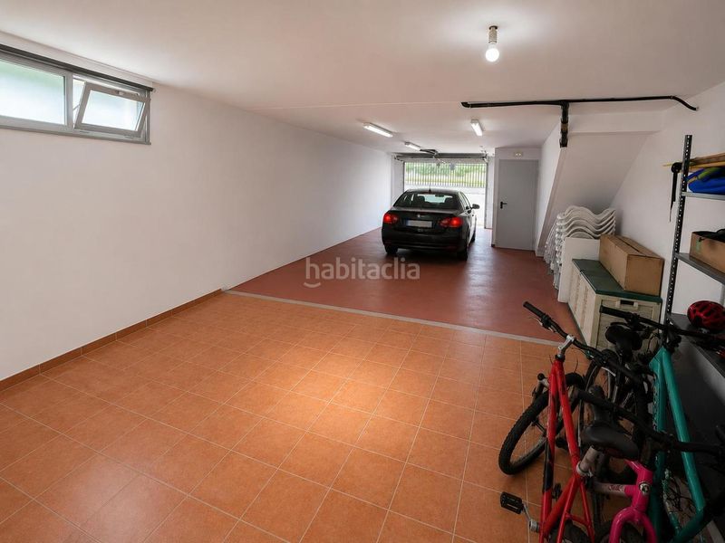 Foto 624546e0-e908-4310-af6e-b2344f5efc7a. Casa aparellada amb calefacció aparcament a Cacabelos