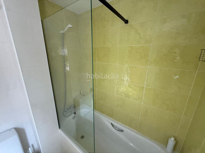 Foto aa4e156d-16cf-4fbf-9cf9-f1e8d1d2ef3c. Casa aparellada amb calefacció aparcament a Cacabelos