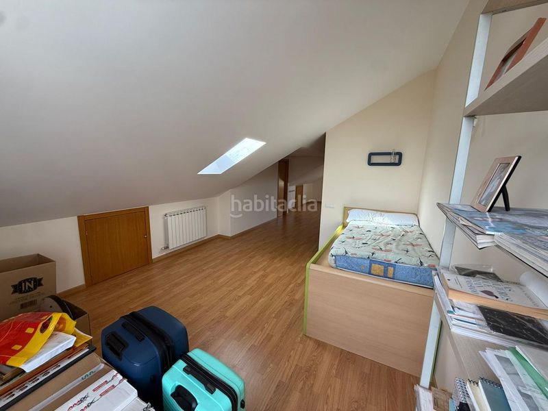 Foto e863a1e3-6370-48f4-b676-2904eec62bec. Casa aparellada amb calefacció aparcament a Cacabelos