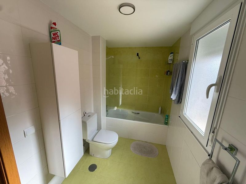 Foto f0c3ea35-d20d-4a9b-812b-7e884ade4328. Casa aparellada amb calefacció aparcament a Cacabelos