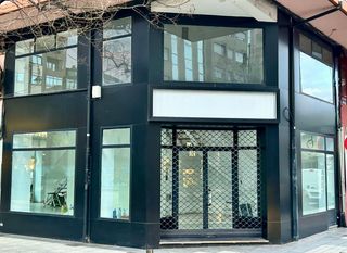 Business premise in Avenida pérez colino 17. Alquiler con opcion de compra en firme - local en esquina en pas