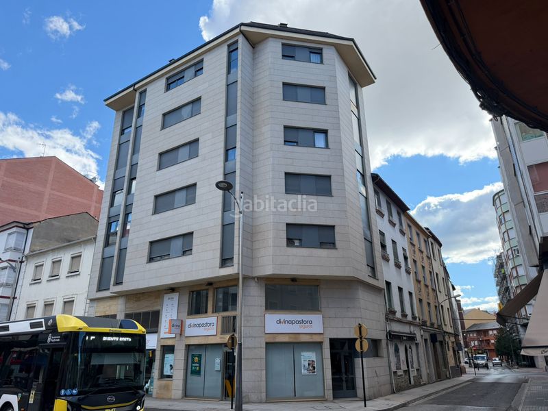 Foto 9979e784-94a1-44b9-b5a6-b18ddcd11fff. Appartamento in calle ramón y cajal 1 in Centro Ponferrada