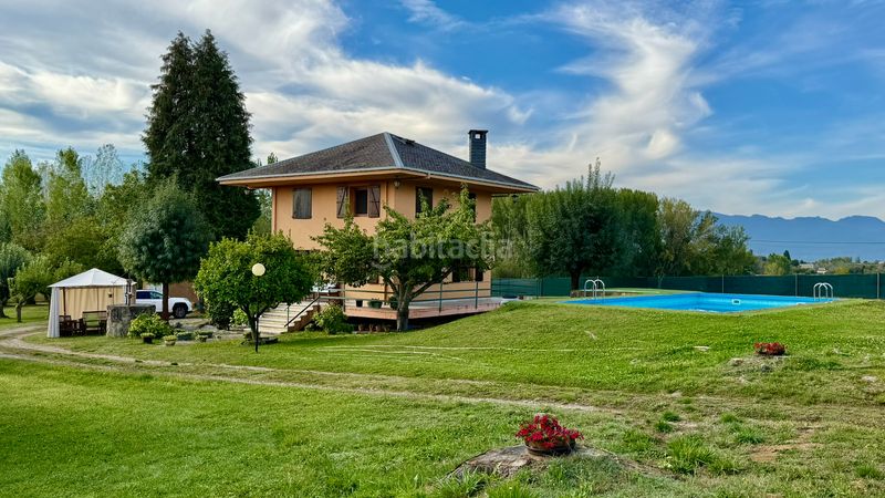 Foto 355944a9-7fa7-4333-a0bd-56f366b452c3. Casa amb xemeneia calefacció piscina a Cubillos del Sil