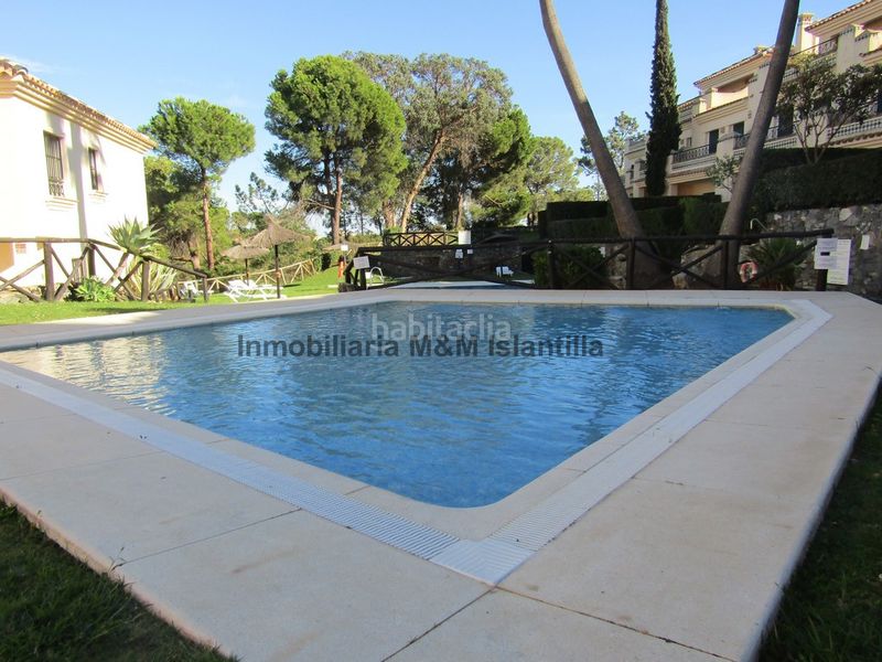 Foto c4eb5aa6-b473-44fb-8c6b-52242714fdb8. Casa adossada amb piscina a Islantilla golf Islantilla