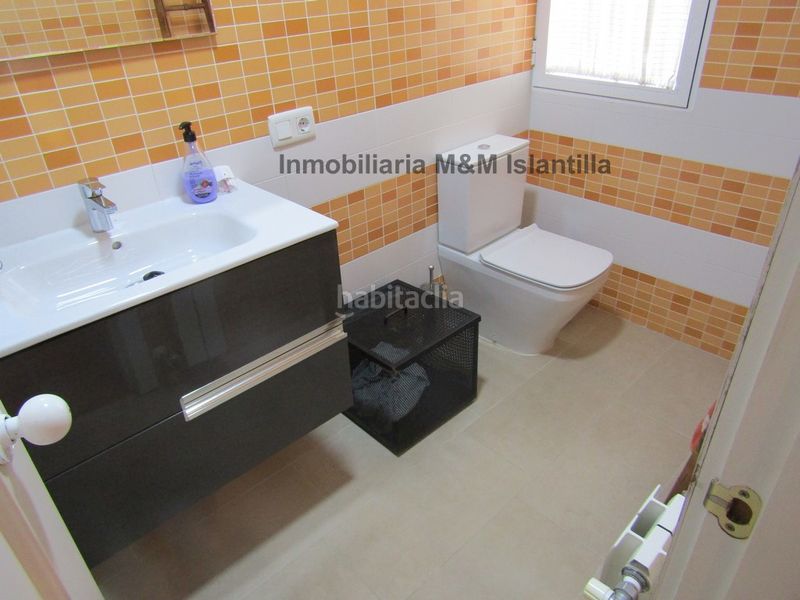 Foto 00beb2dd-07b0-4bc8-914e-9dd009e1297e. Casa adossada amb aparcament piscina a Islantilla golf Islantilla