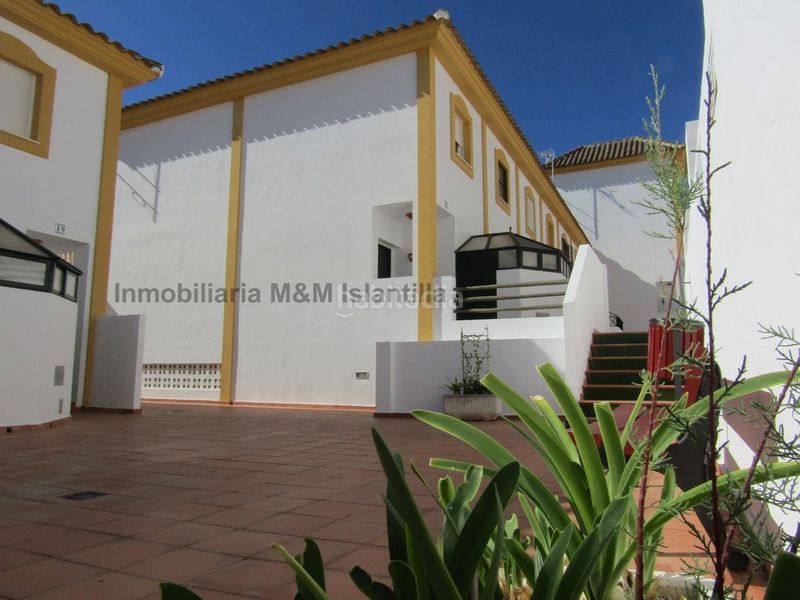 Foto ee30c571-d08e-4573-9de9-e574a049ccf1. Casa adossada amb aparcament piscina a Islantilla golf Islantilla