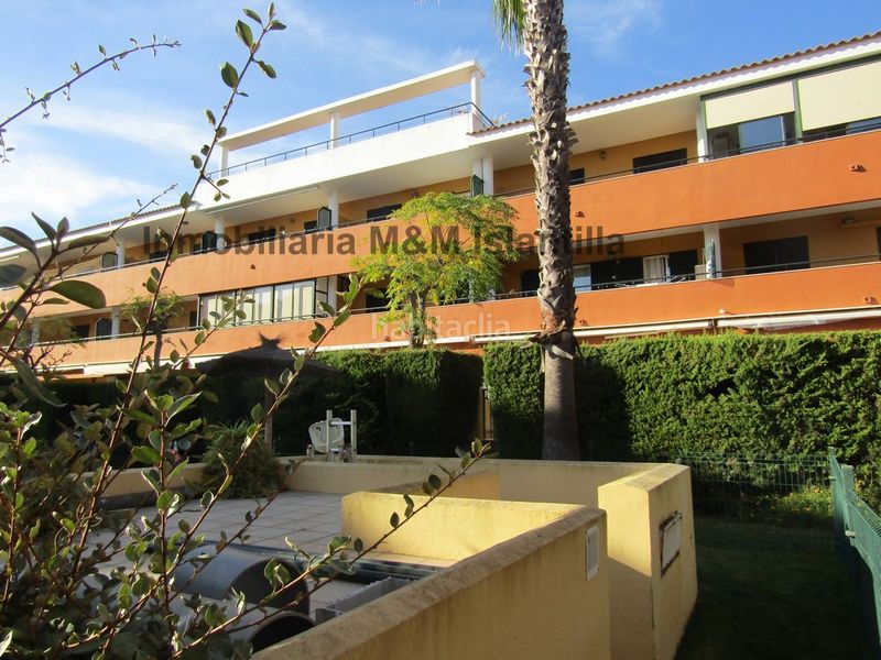 Foto 76fa3810-b1f5-4cd7-80e6-9bb55eab7251. Casa adossada amb aparcament piscina a Islantilla golf Islantilla