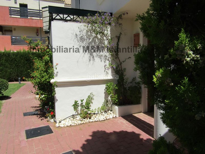 Foto 4b6c159e-e139-4960-88b7-d170f4dfda29. Casa adossada amb aparcament piscina a Islantilla golf Islantilla