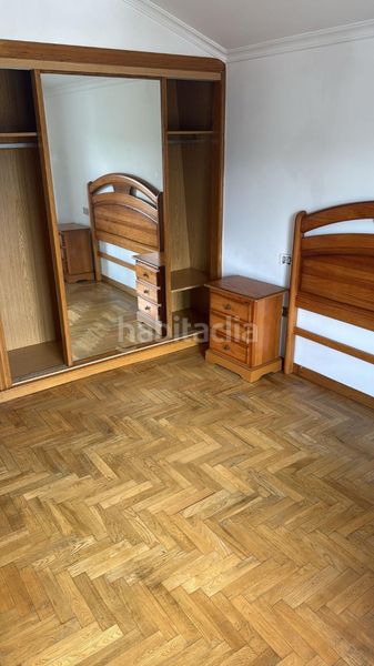Foto 2c9d5170-b4aa-46c4-b113-b2a946df76c5. Alquiler apartamento en rúa redondo 40 piso en urbanización privada con piscina y plaza de garaje en Vigo