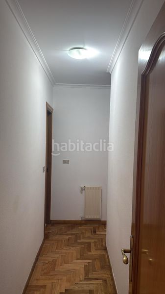 Foto 71d8ec65-69d2-459f-b435-8b092eebaada. Alquiler apartamento en rúa redondo 40 piso en urbanización privada con piscina y plaza de garaje en Vigo