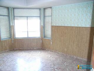 Appartement  Calle del postigo. En el barrio de san andres piso de 70 m2 para reformar