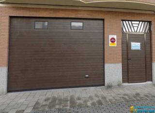 Location Local commercial  Avenida de ponferrada. Gran local en la avda. ponferrada 356 m2
