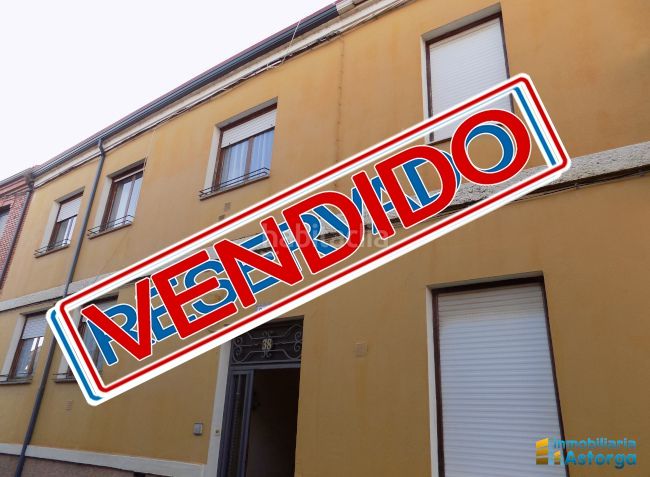 Foto 515b8bcc-4347-48b1-b043-f8e4ead7aa31. Casa amb calefacció a Hospital de Órbigo