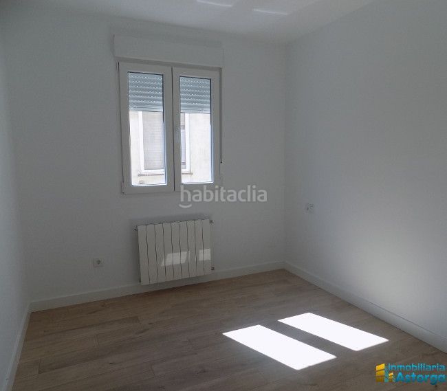 Foto 1c892f6a-9f3a-4a33-851c-db6d5a39ef53. Rent flat with heating in Astorga