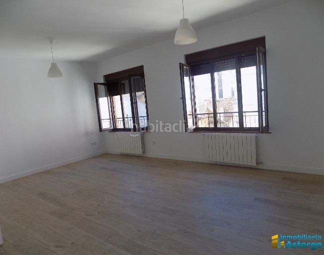 Foto 2d5cf346-afe9-46cd-8e4a-d24489ae8d48. Rent flat with heating in Astorga