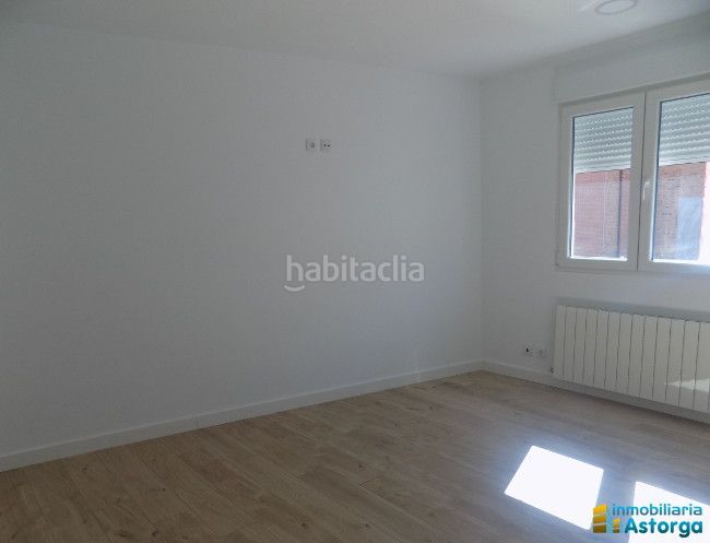 Foto ac90fe18-d668-44de-a5c0-c0e9f8c69a7a. Rent flat with heating in Astorga