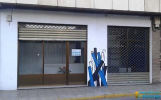 Location Local commercial à Astorga. Local a pie de calle de 70 m2 con amplio almacén