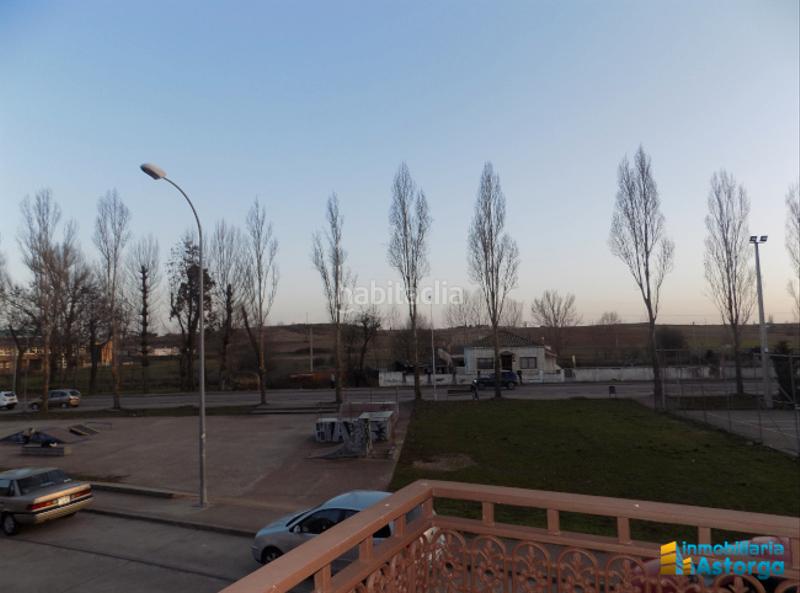 Foto 49be17d8-9726-497f-833d-72e8ab92bba3. Casa adossada a Astorga
