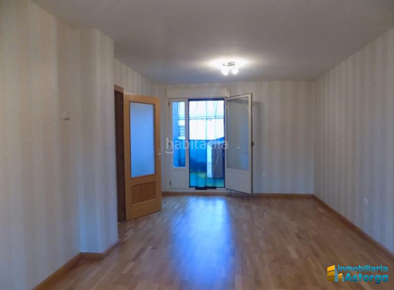 Foto 8381d404-61b2-4982-806c-733f27328f83. Casa adossada a Astorga