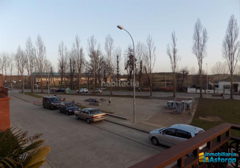 Foto c936b4aa-19af-4030-83f3-27aaf4a78dec. Casa adossada a Astorga