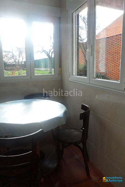 Foto 1342f4dd-6b3b-4a00-b621-047b6a0a6953. Casa a le-6426 5 a Valderrey