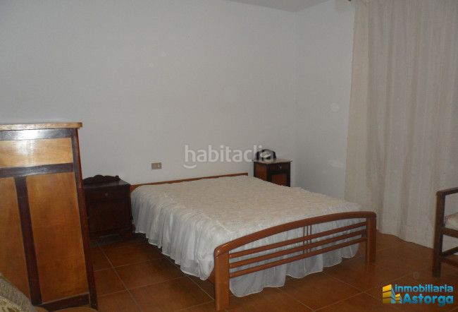 Foto 6c562f59-af9e-4a5b-9f33-7edcb617f29c. Casa a le-6426 5 a Valderrey