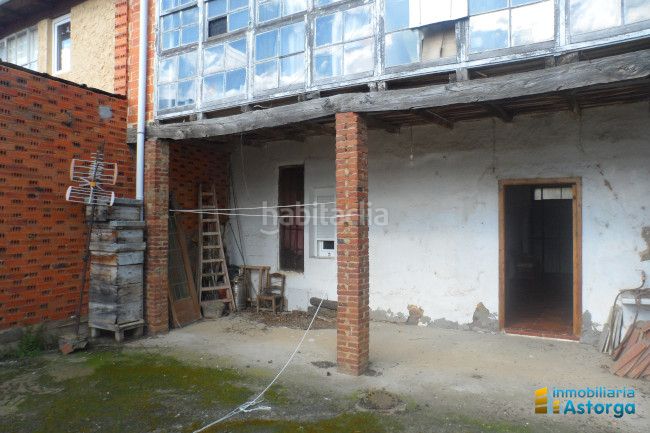 Foto c4c9ffbd-94fe-445e-abea-650590d3368b. Casa a le-6426 5 a Valderrey