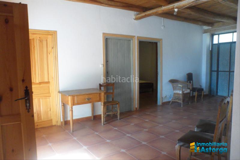 Foto 2f37cdfd-7a3a-4f04-9d8b-9acb0f9e44b5. Casa en Valderrey