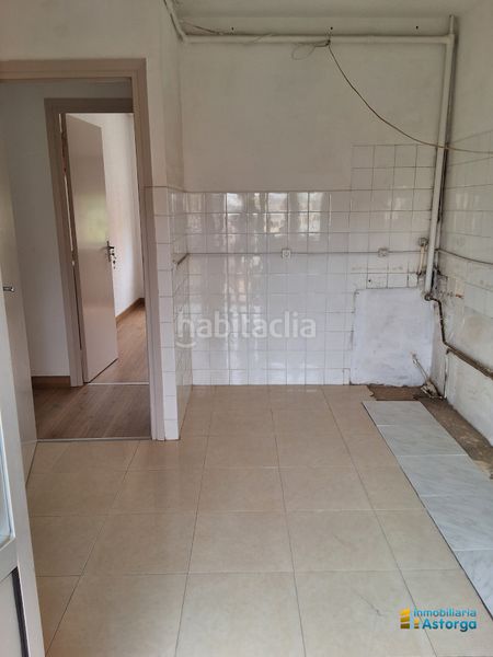 Foto 6b20684b-becd-47b5-bb01-5e3504d7473b. Haus mit heizung in Astorga