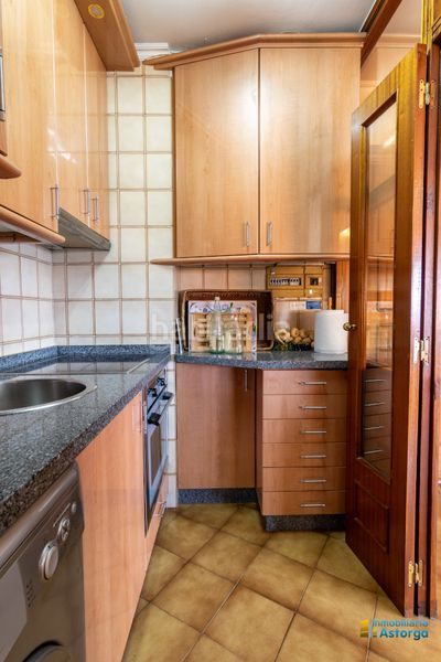 Foto 185f6d8f-a8c5-4dac-be51-632ba78f398d. Appartamento con camino riscaldamento in Astorga
