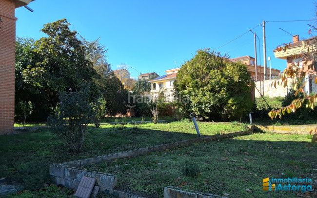 Foto 5d9e9343-d4ae-46d0-8f86-e27f8276b70e. Chalet avec chauffage parking piscine dans Astorga