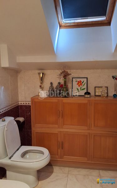 Foto 96e2c714-34a6-406a-9b5a-c78431306670. Chalet avec chauffage parking piscine dans Astorga