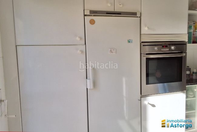 Foto a9847f75-ee30-47d4-a7d0-b1c2c0bad428. Chalet avec chauffage parking piscine dans Astorga