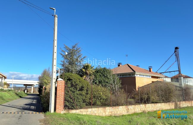 Foto cbe9b51a-3cc0-447a-a5ec-c9931b36574b. Chalet avec chauffage parking piscine dans Astorga