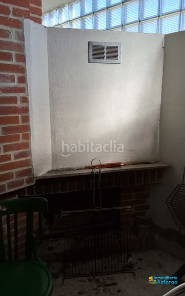 Foto d8d0d141-eea6-4190-bcb3-c64e66f1ff76. Chalet avec chauffage parking piscine dans Astorga