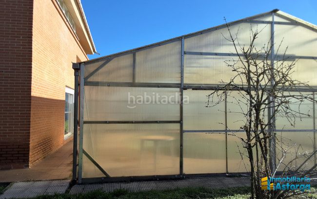Foto e9c06f2d-0b6e-49aa-a7c9-d1ab9d65efb0. Chalet avec chauffage parking piscine dans Astorga