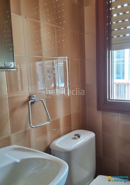 Foto cfde5dec-3b7a-4173-8f43-d00a0b113cfb. Flat with heating in Astorga