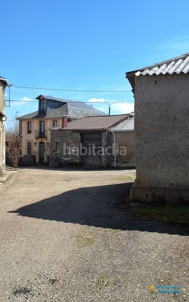 Foto 0010eaf2-b719-435b-bb97-de907d6a8291. Casa amb calefacció a Quintana del Castillo