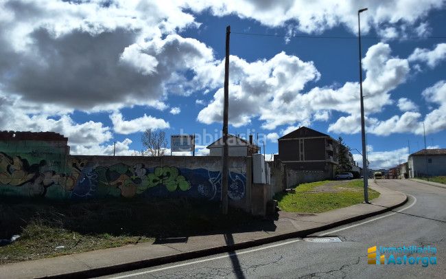 Foto bef457c7-3eb4-4e4f-9447-bf53fe2bee2a. Terreny residencial a Astorga