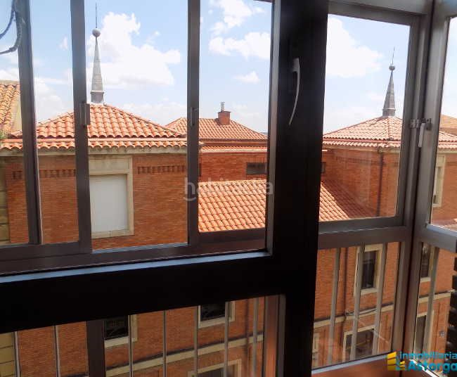 Foto 567b9a27-121f-4328-bb64-d0f490575534. Flat with heating in Astorga