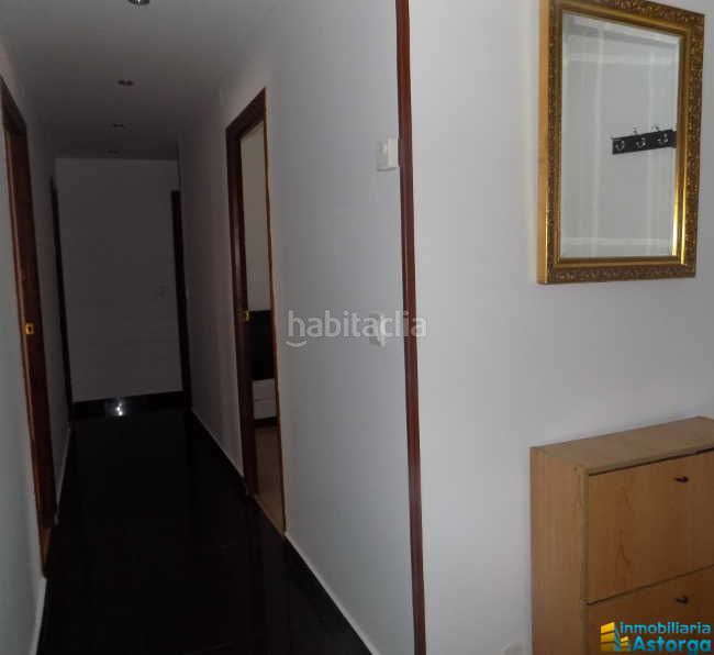 Foto a2e3b5f2-fd4a-483f-b53a-df47476a74f3. Flat with heating in Astorga