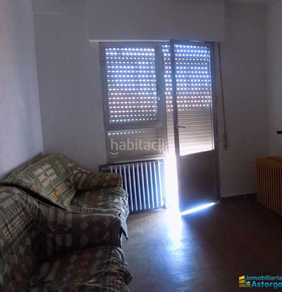 Foto afcbf1d2-ce84-400c-a7cb-0e4fbee8452f. Flat with heating in Astorga