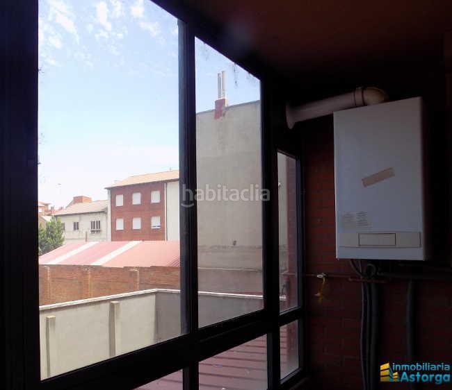 Foto bb921e98-5d0c-47c0-b983-a38a51e36742. Lloguer pis amb calefacció aparcament a Astorga