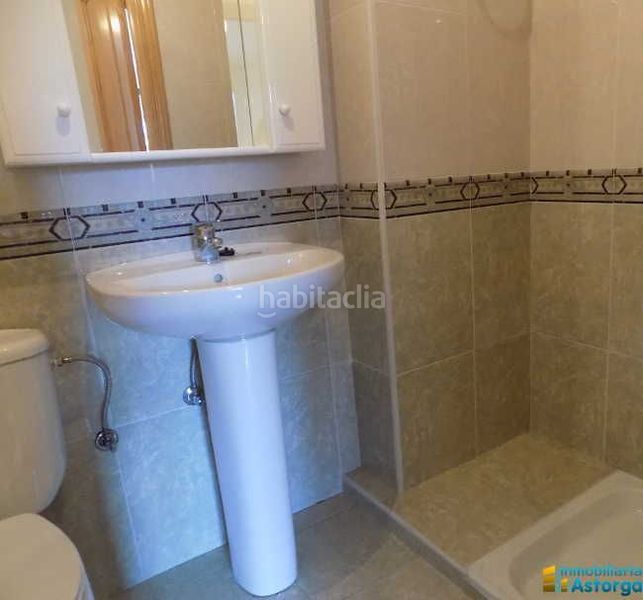 Foto 37cfacea-4a85-4a8b-98ab-2b23d89fd14d. Rent flat with heating parking in Astorga