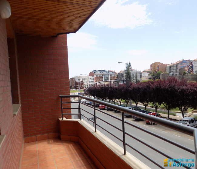 Foto 7543c930-415d-4e44-8fed-ec5c2e2f8449. Rent flat with heating parking in Astorga