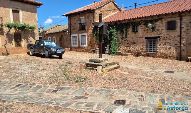 Foto fb37394d-8428-40b9-b3c5-717d351a2850. Casa en Astorga