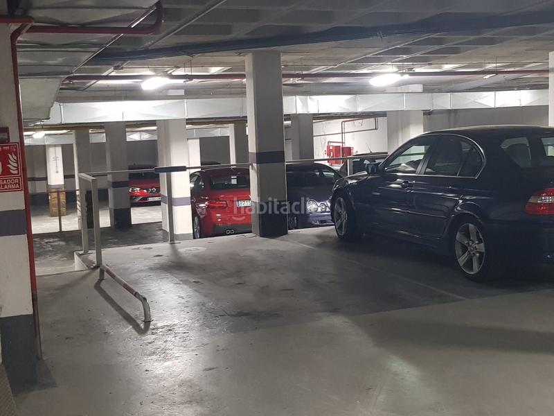 Foto fa956f93-3734-4e7e-a6d3-f79b344a5e54. Parking coche en San Bernardo Salamanca