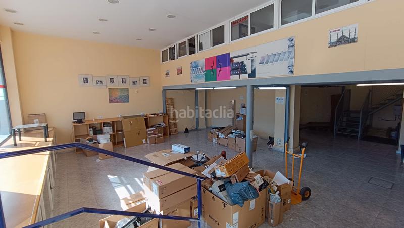 Foto 9d117f83-3d45-47bc-9454-796e7e8acb13. Alquiler local comercial local en avd. de los cipreses en Salamanca