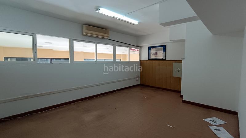 Foto db764b1a-a264-4e81-98b7-dd61f91640c7. Alquiler local comercial local en avd. de los cipreses en Salamanca